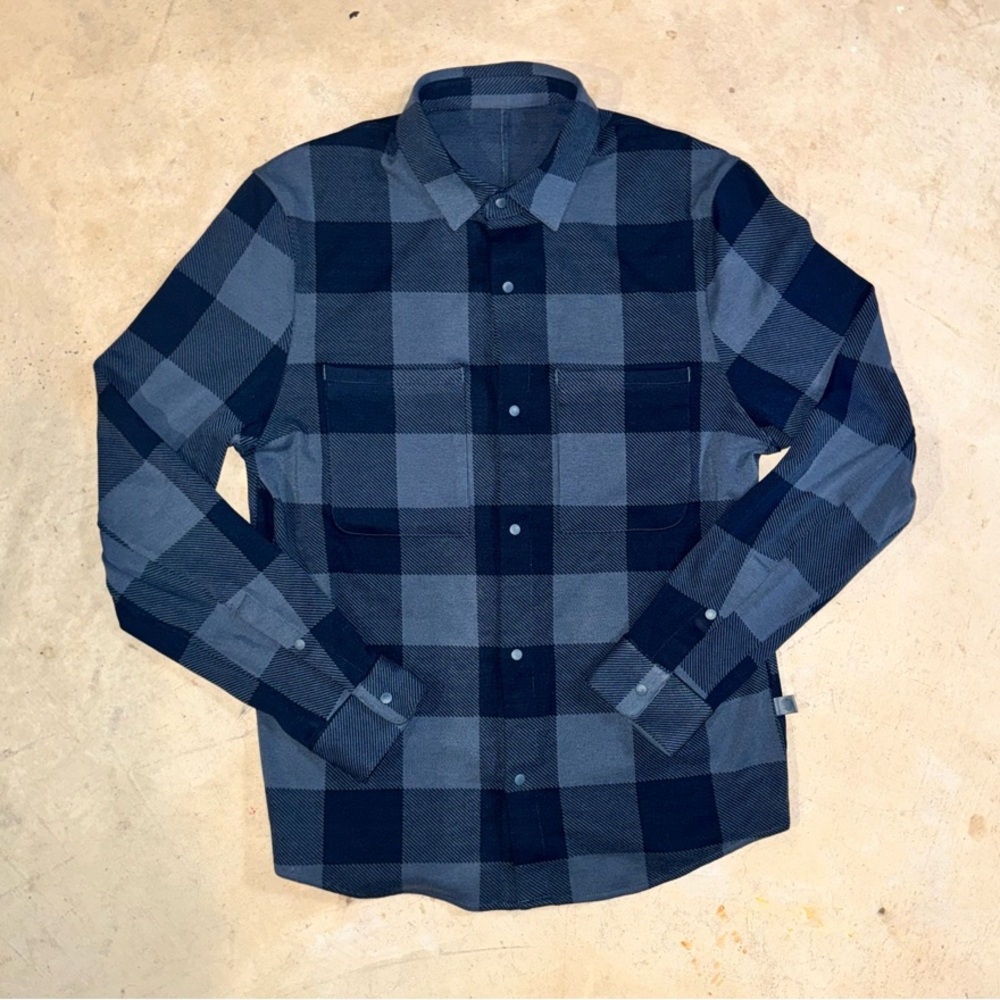 Men’s LuluLemon Blue Flannel Size Small